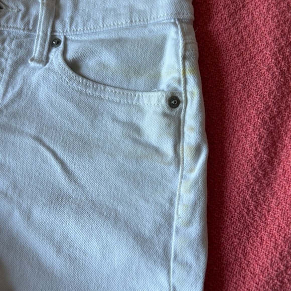 🤍Levis Mid-Waist Shorts🤍 - Picture 2 of 5
